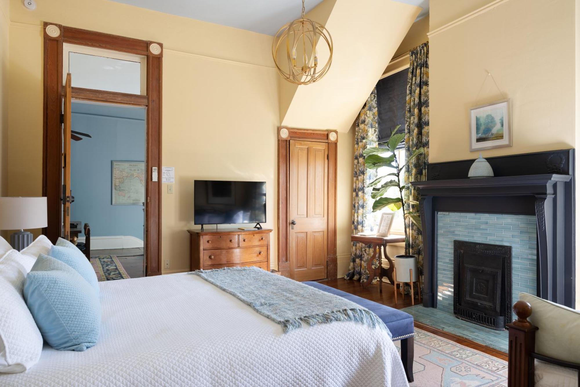 Bed & Breakfast The Sully Mansion *