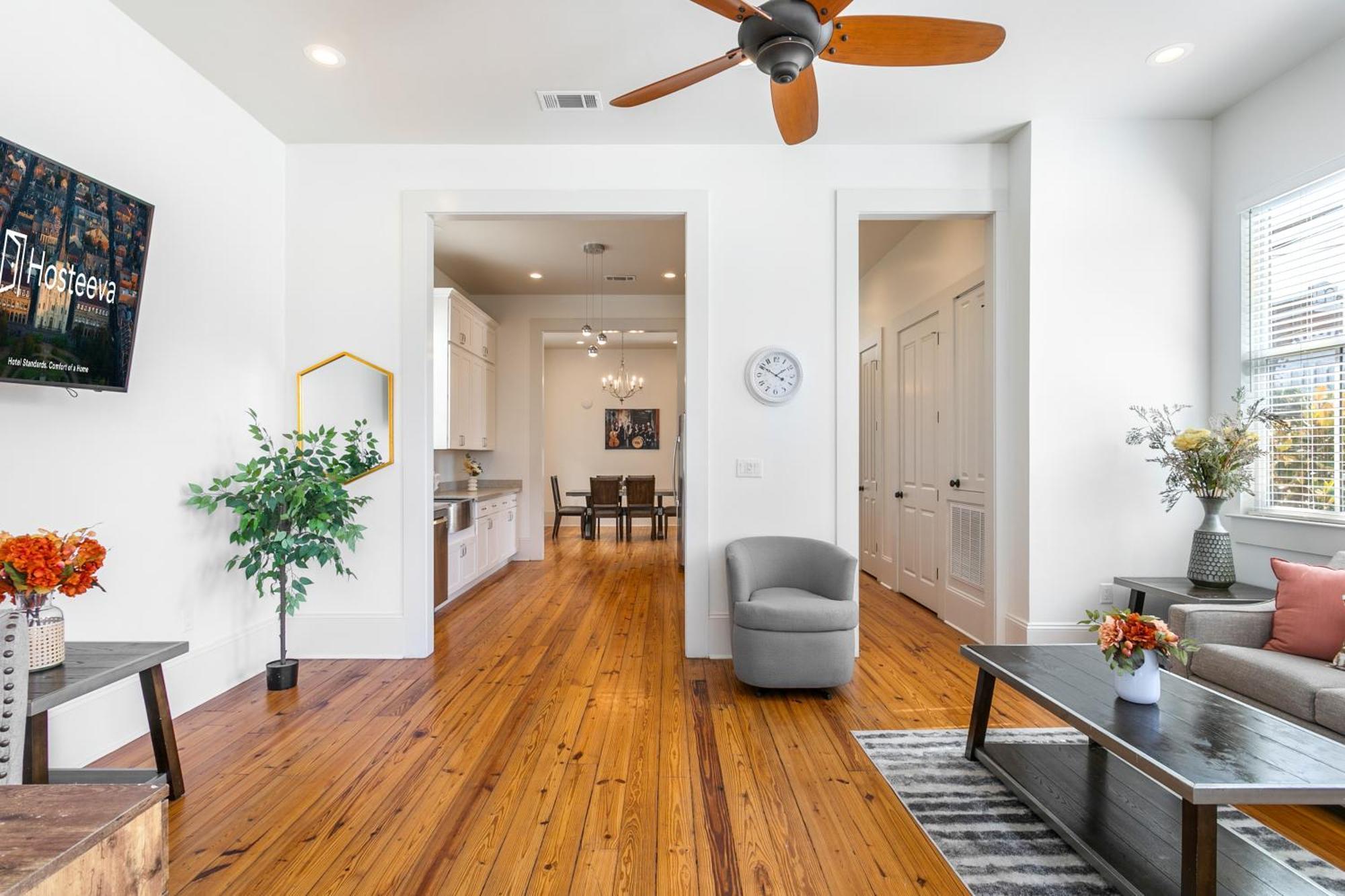 Apartment Spacious 3br Garden District W Pool & Balcony *