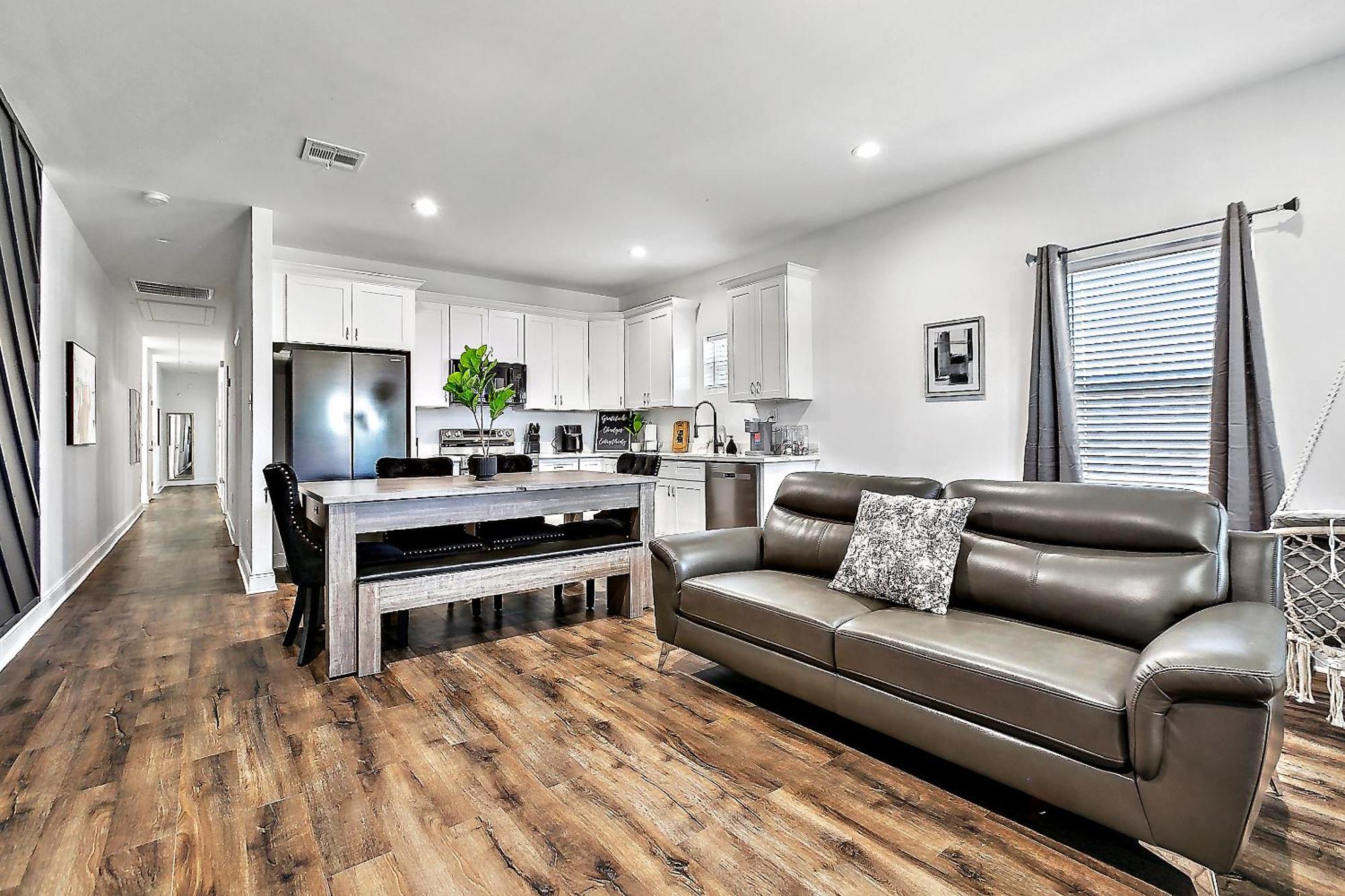 Apartment Luxury Nola 6 Bedroom Oasis