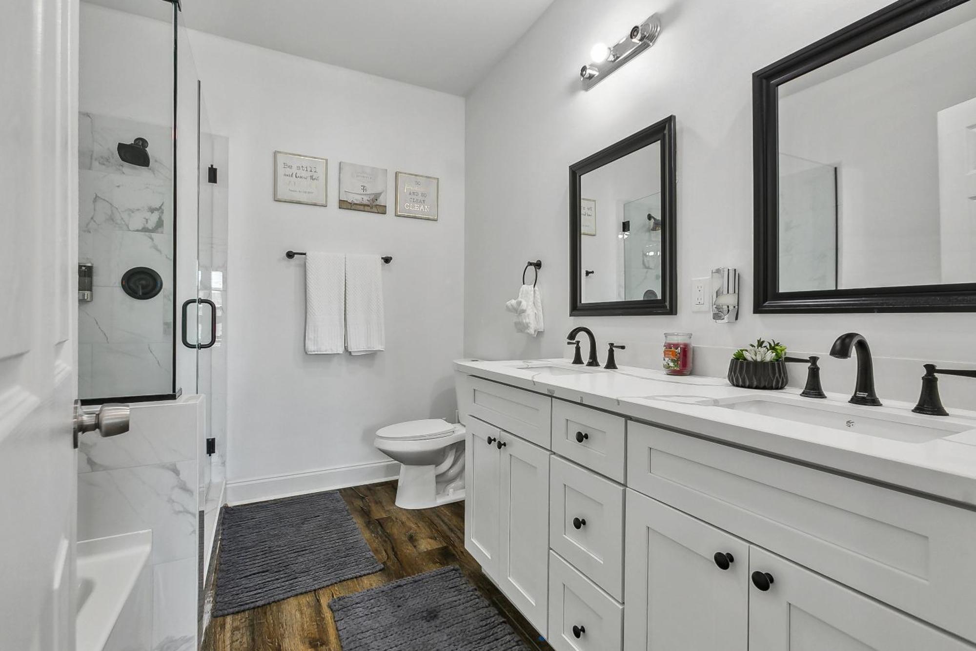 Luxury Nola 6 Bedroom Oasis Apartment *