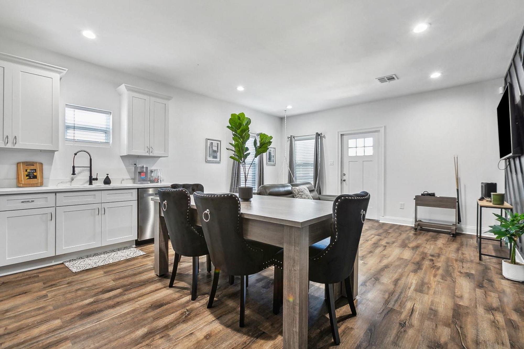 Luxury Nola 6 Bedroom Oasis Apartment New Orleans
