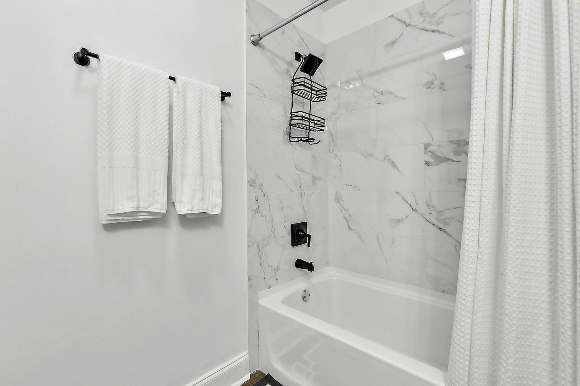 Luxury Nola 6 Bedroom Oasis Apartment