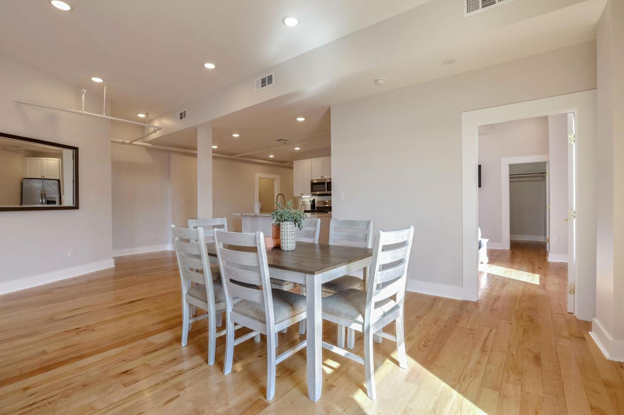 Roami At The Churchill Apartment New Orleans