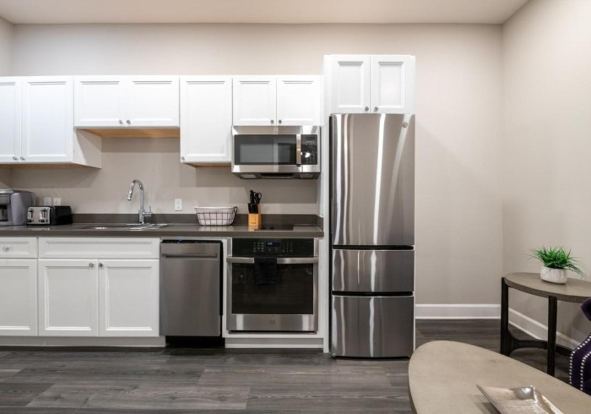 Bywater Aparthotel 3*