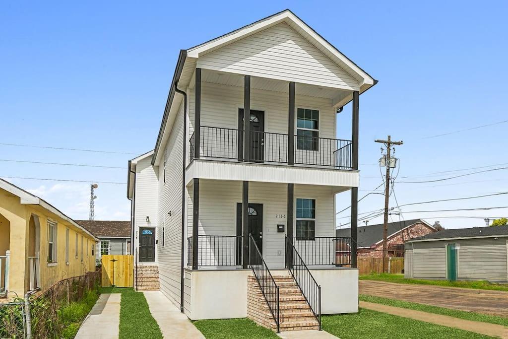 15 Bedrooms In The Heart Of Nola Apartment *