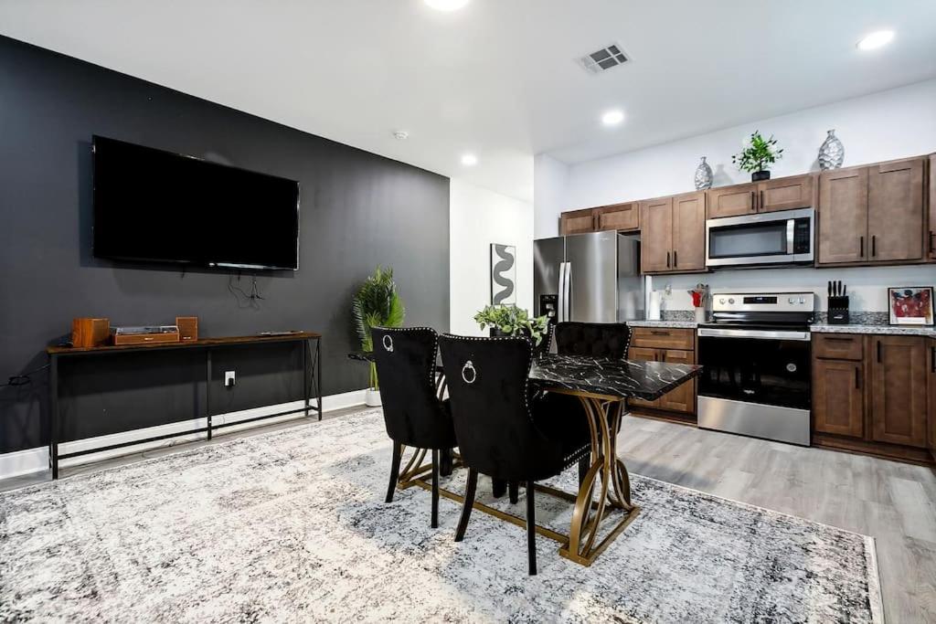 15 Bedrooms In The Heart Of Nola Apartment New Orleans