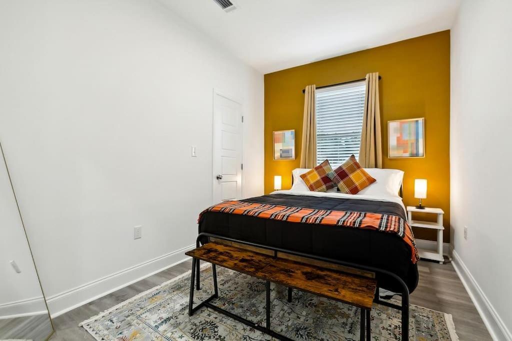 15 Bedrooms In The Heart Of Nola Apartment