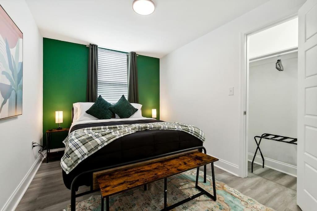 15 Bedrooms In The Heart Of Nola Apartment *