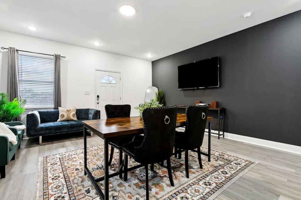 15 Bedrooms In The Heart Of Nola Apartment