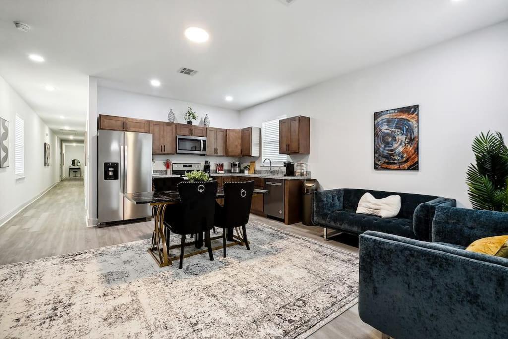 15 Bedrooms In The Heart Of Nola *
