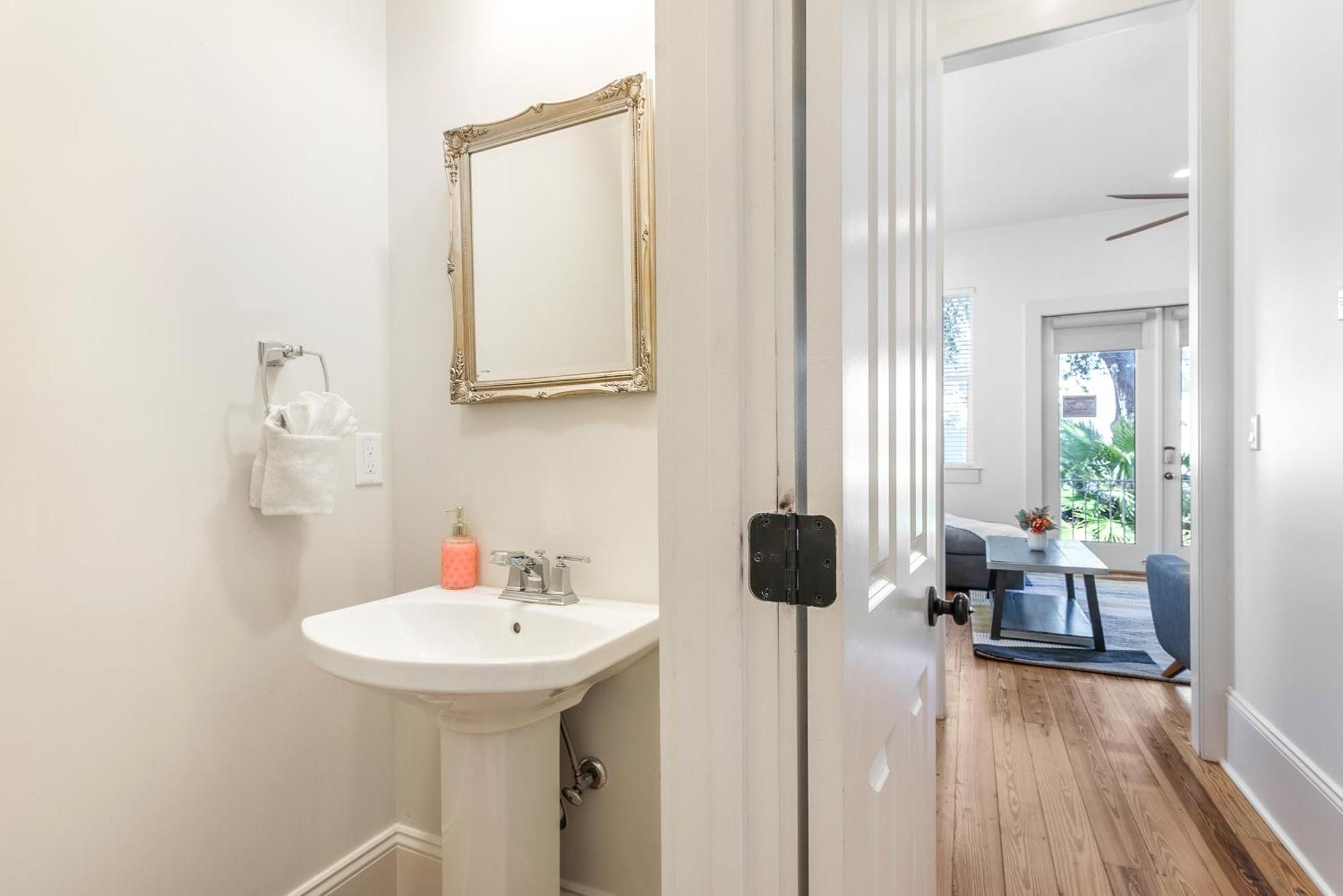 Amazing 3br Off St Charles With Pool New Orleans