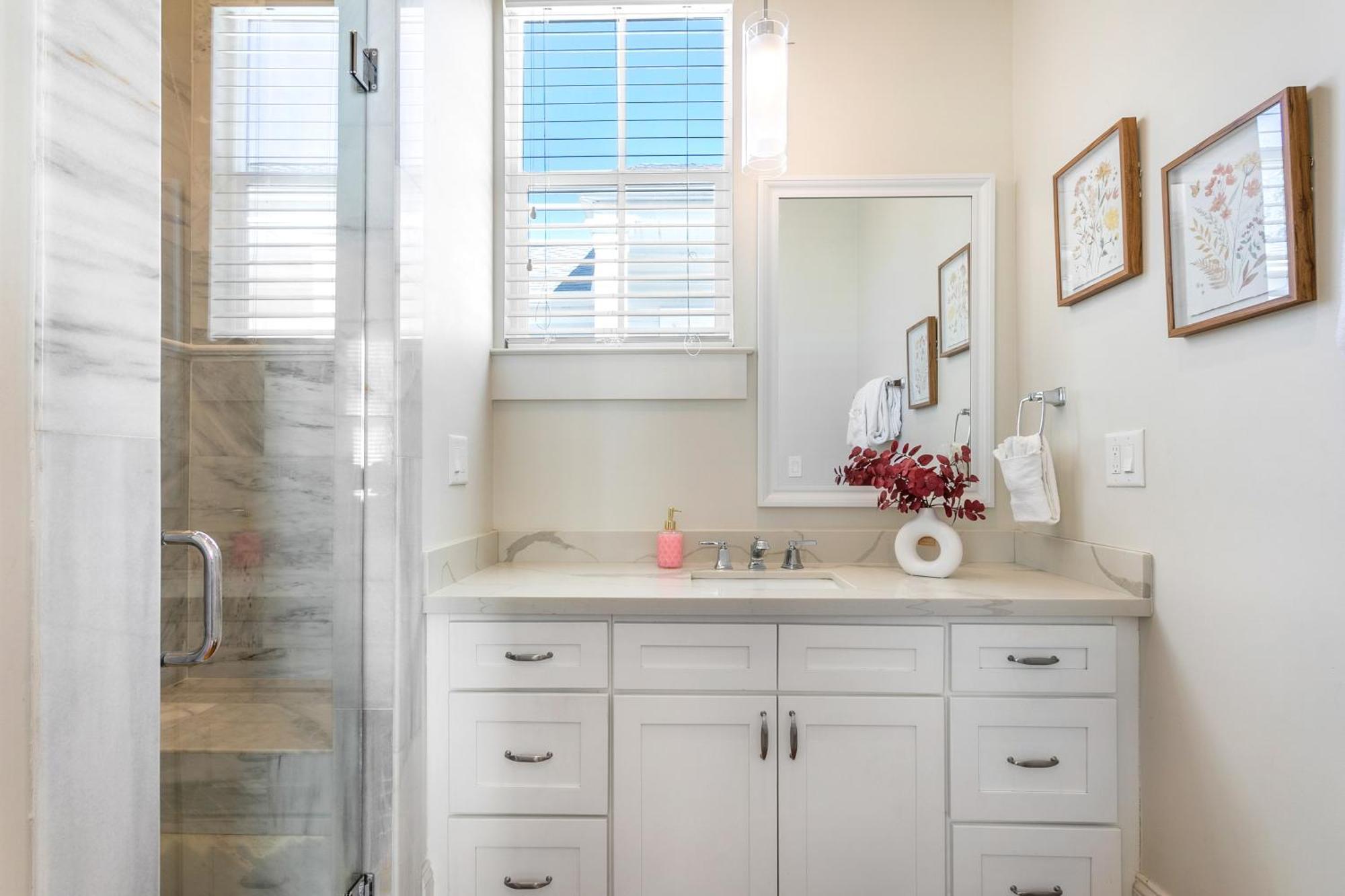 Apartment Amazing 3br Off St Charles With Pool