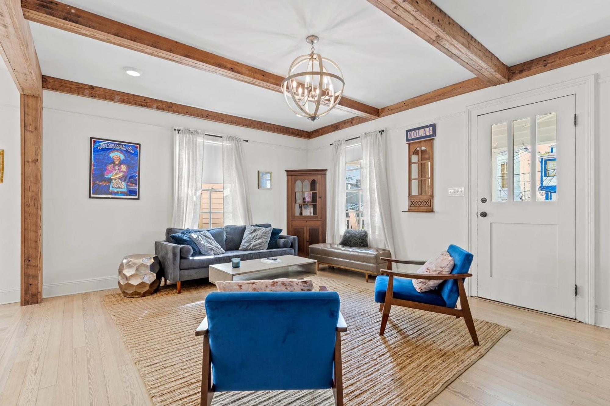 Magazine St Pool Spring Festivals Holiday home New Orleans