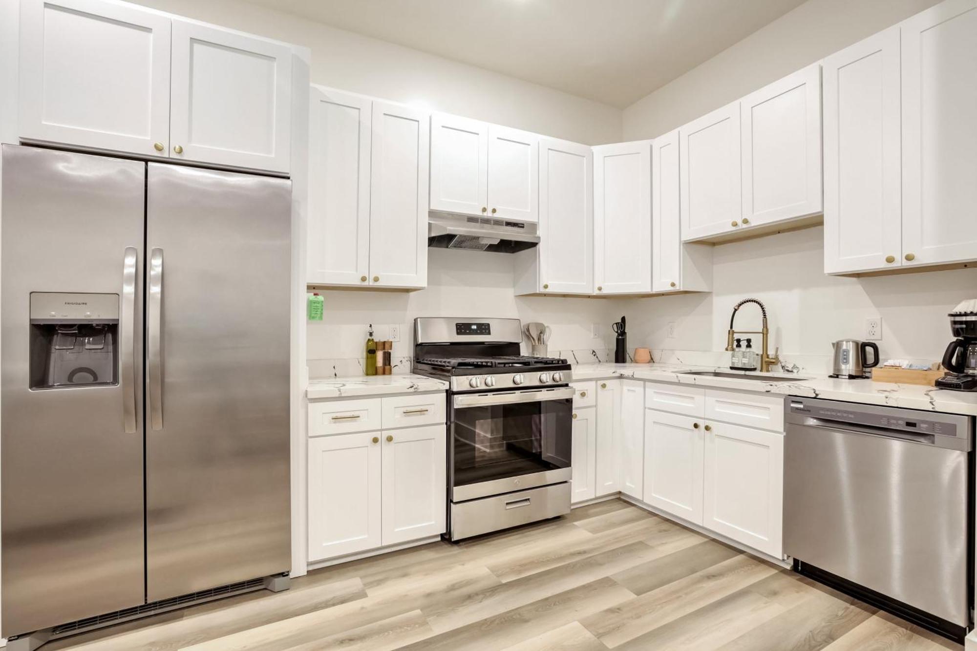 Roami At The Churchill Apartment