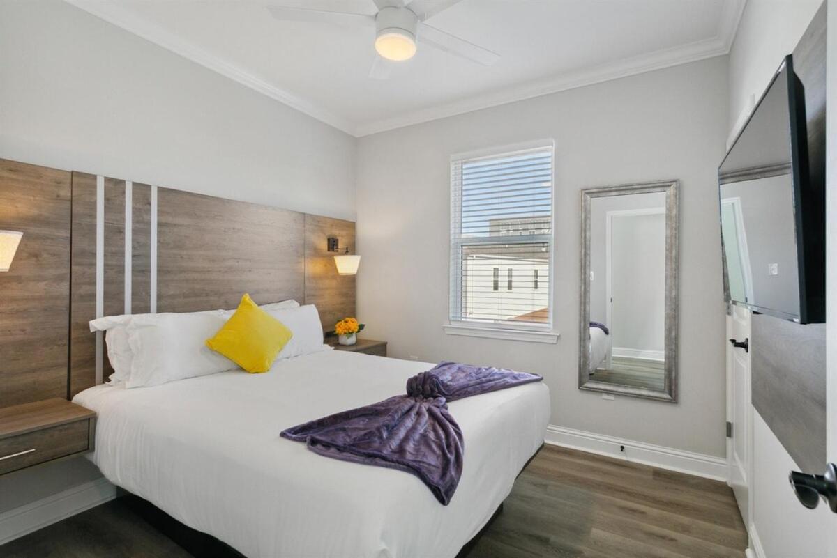 Gorgeous Brand New 5br With Parking! Holiday home *
