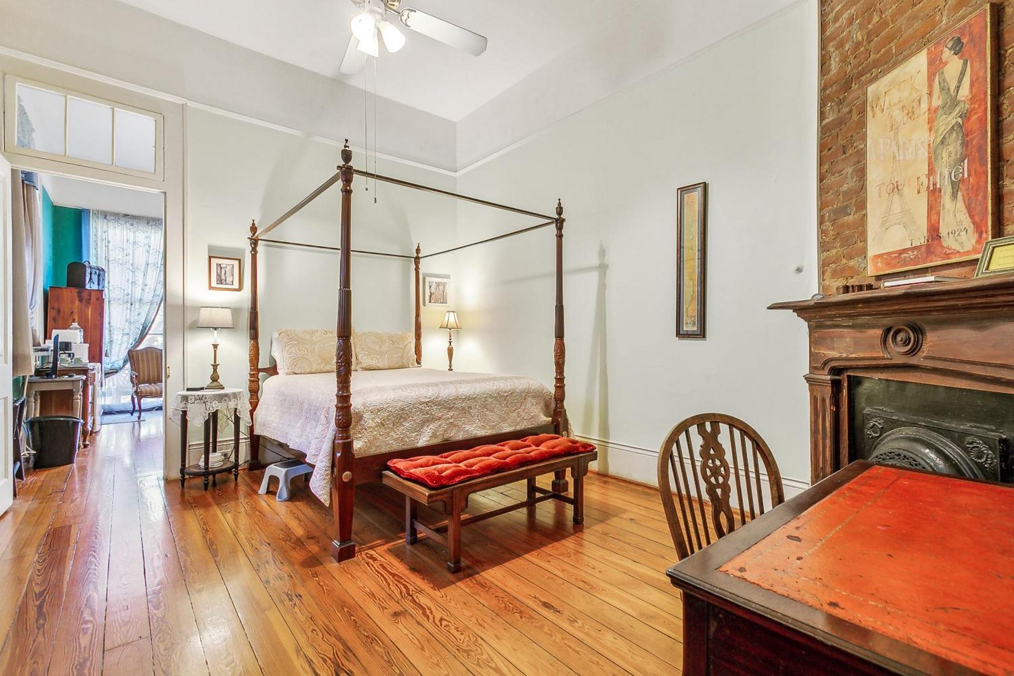 Bed & Breakfast Garden District 3*