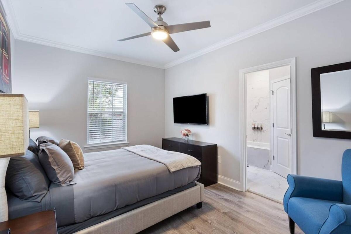 Chic 5 Bedroom Near French Quarter