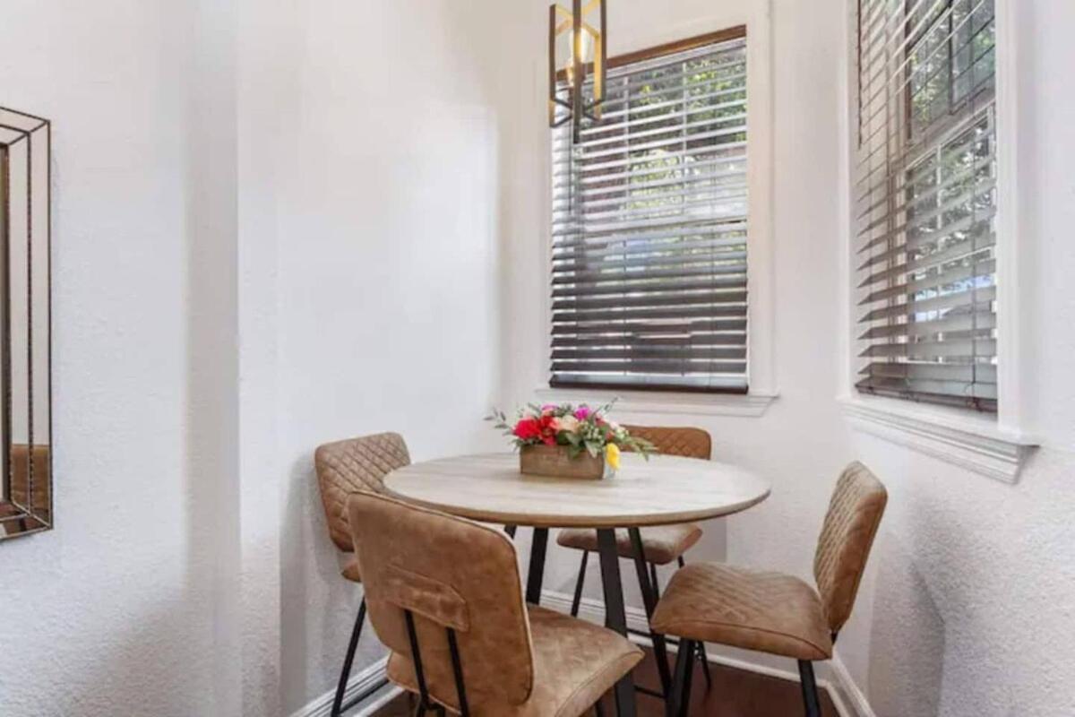 Modern Fresh Historic Holiday home *