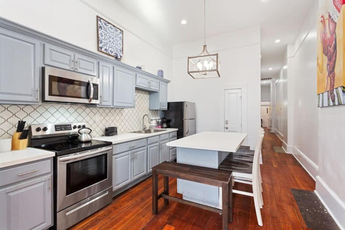 Freshly Renovated Near The French Quarter Holiday home *