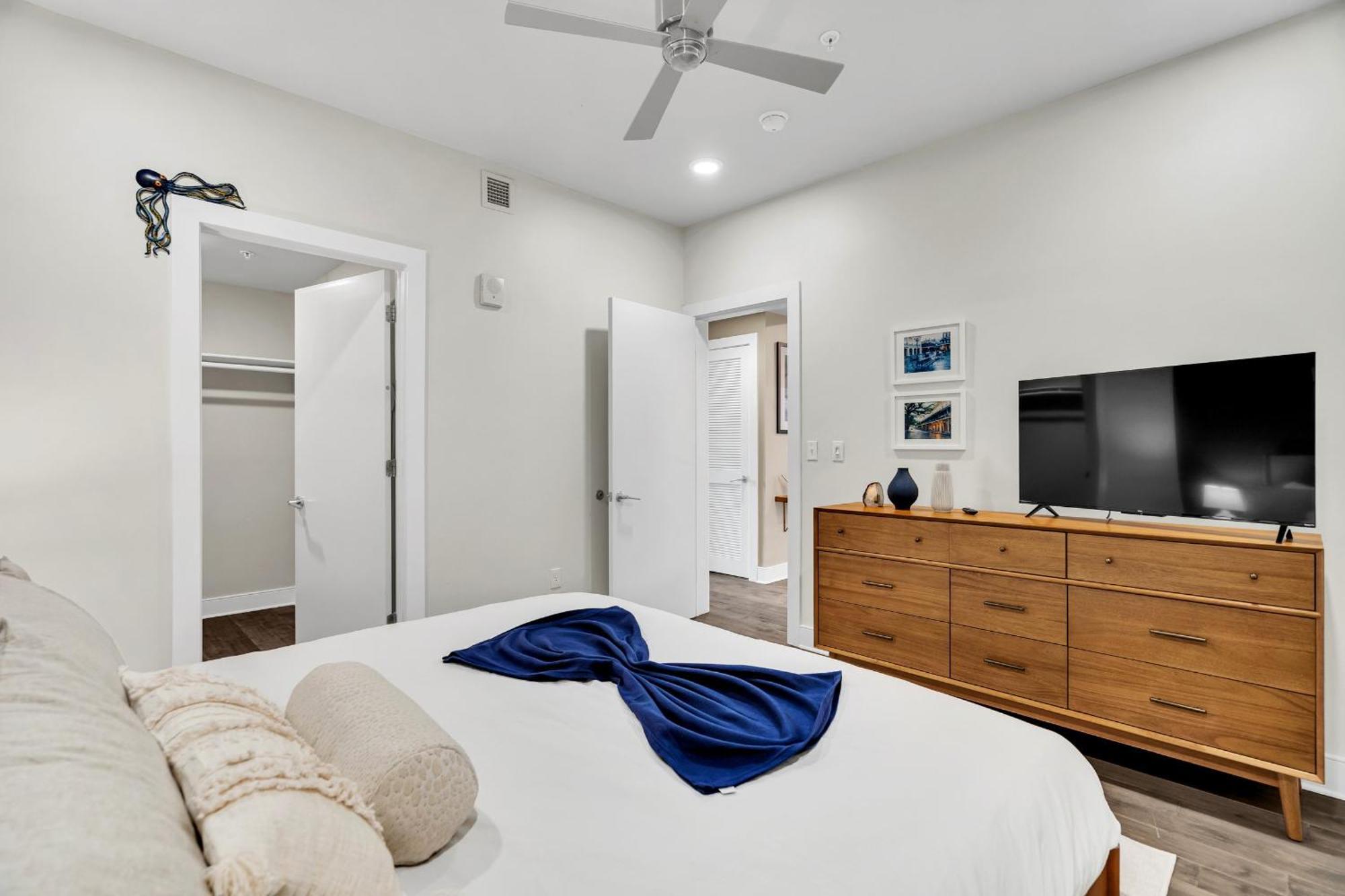 Apartment Bywater W Pool & Gym Near Crescent Park