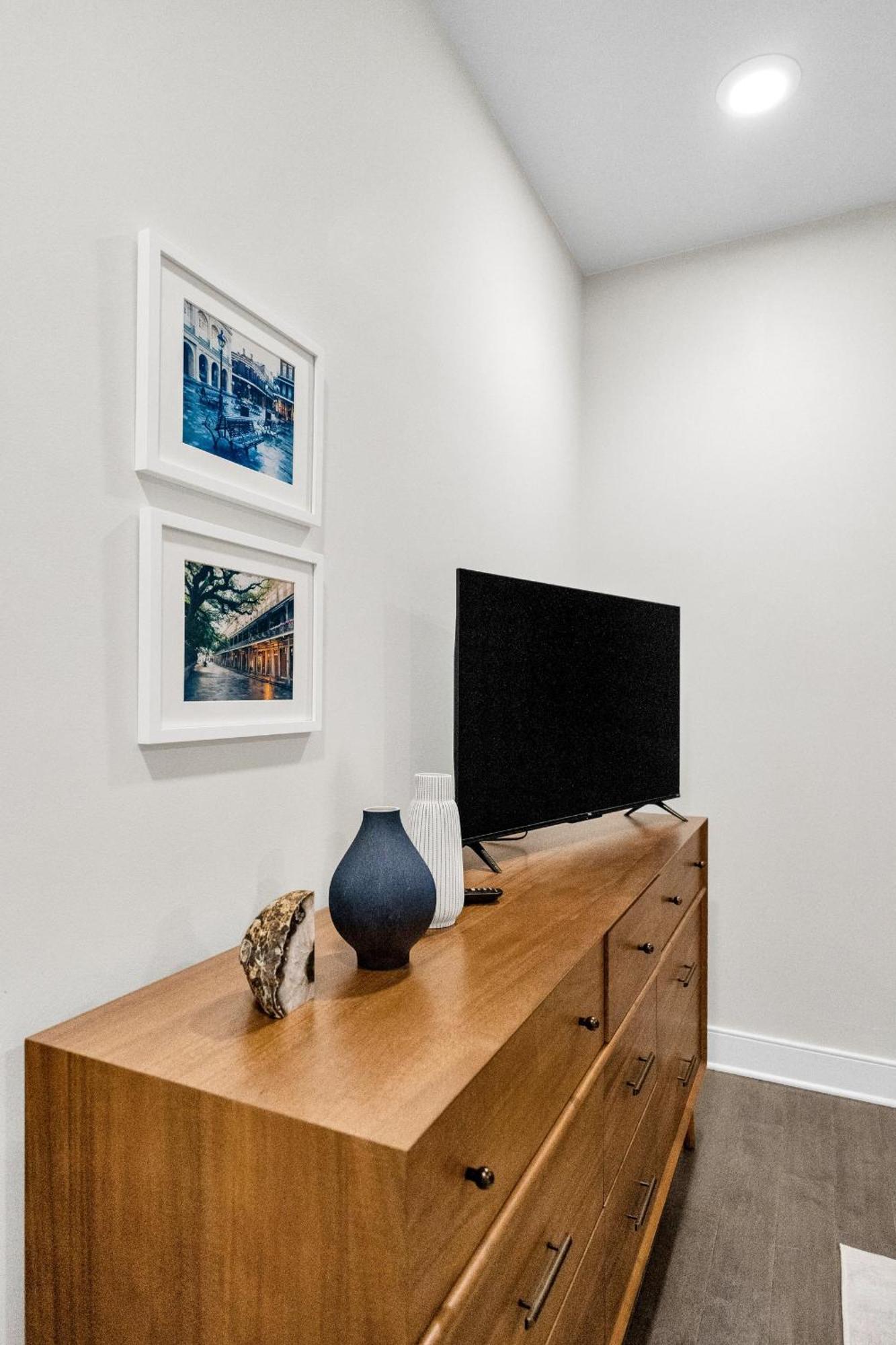 Apartment Bywater W Pool & Gym Near Crescent Park