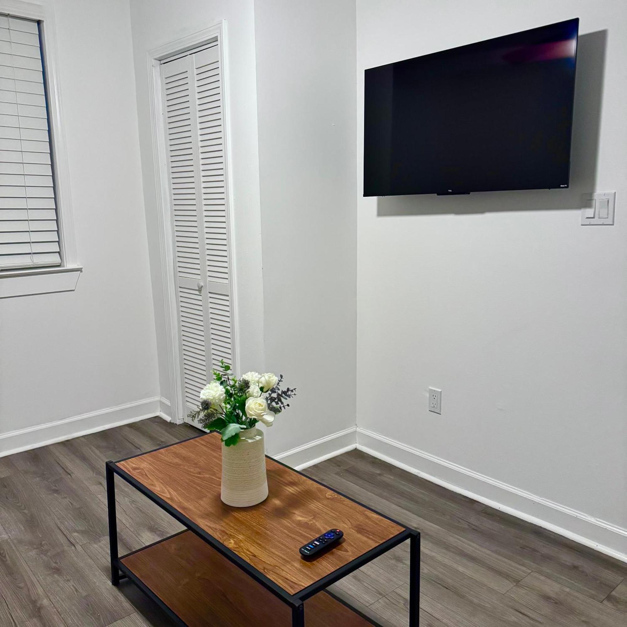 New Walk To Superdome & Near Canal St Apartment New Orleans