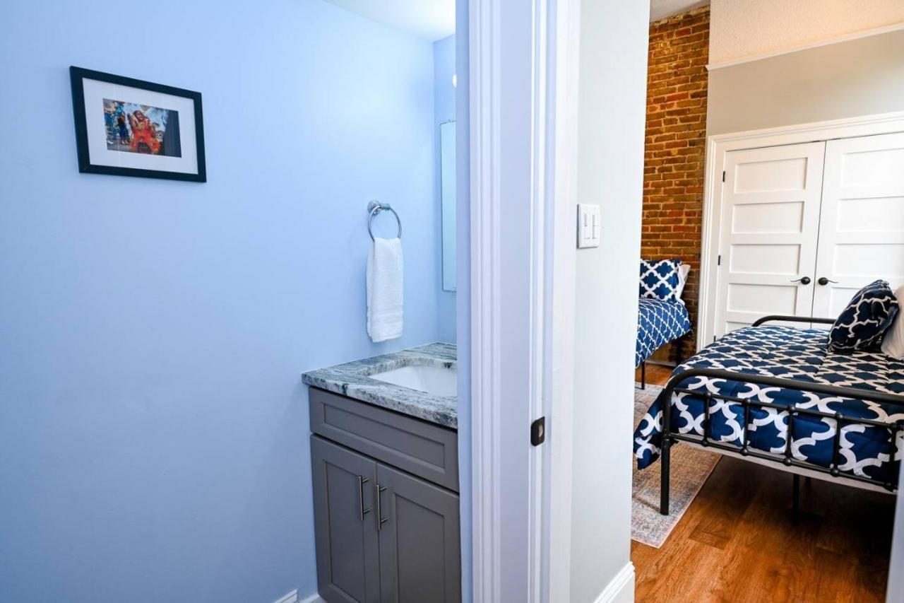 Apartment Governors Across From French Quarter *