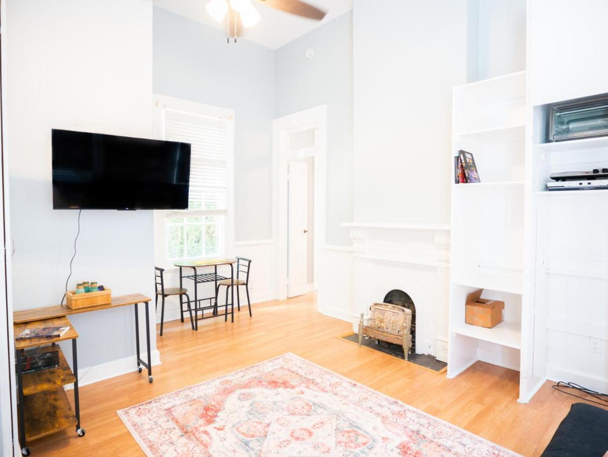 Ursulines Charming 1 Bedroom Monthly * New Orleans