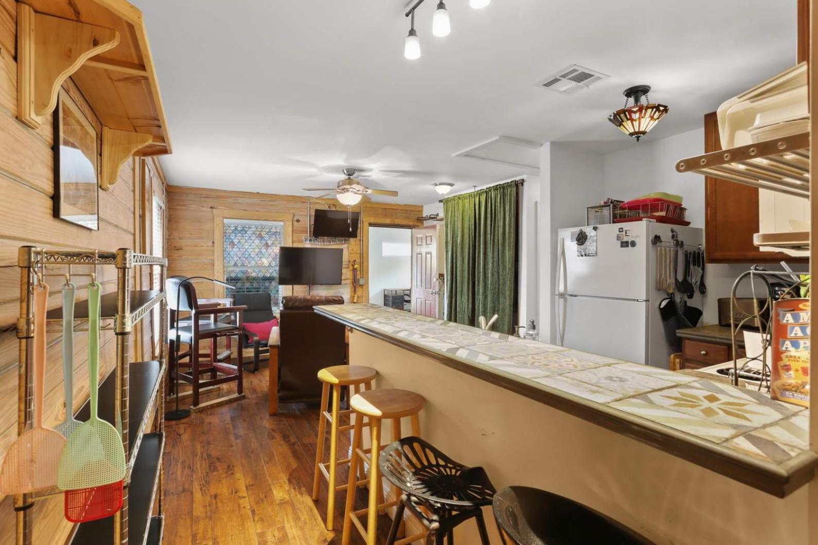 Unique 3bd 'urban Cabin' Close To French Quarter Holiday home *