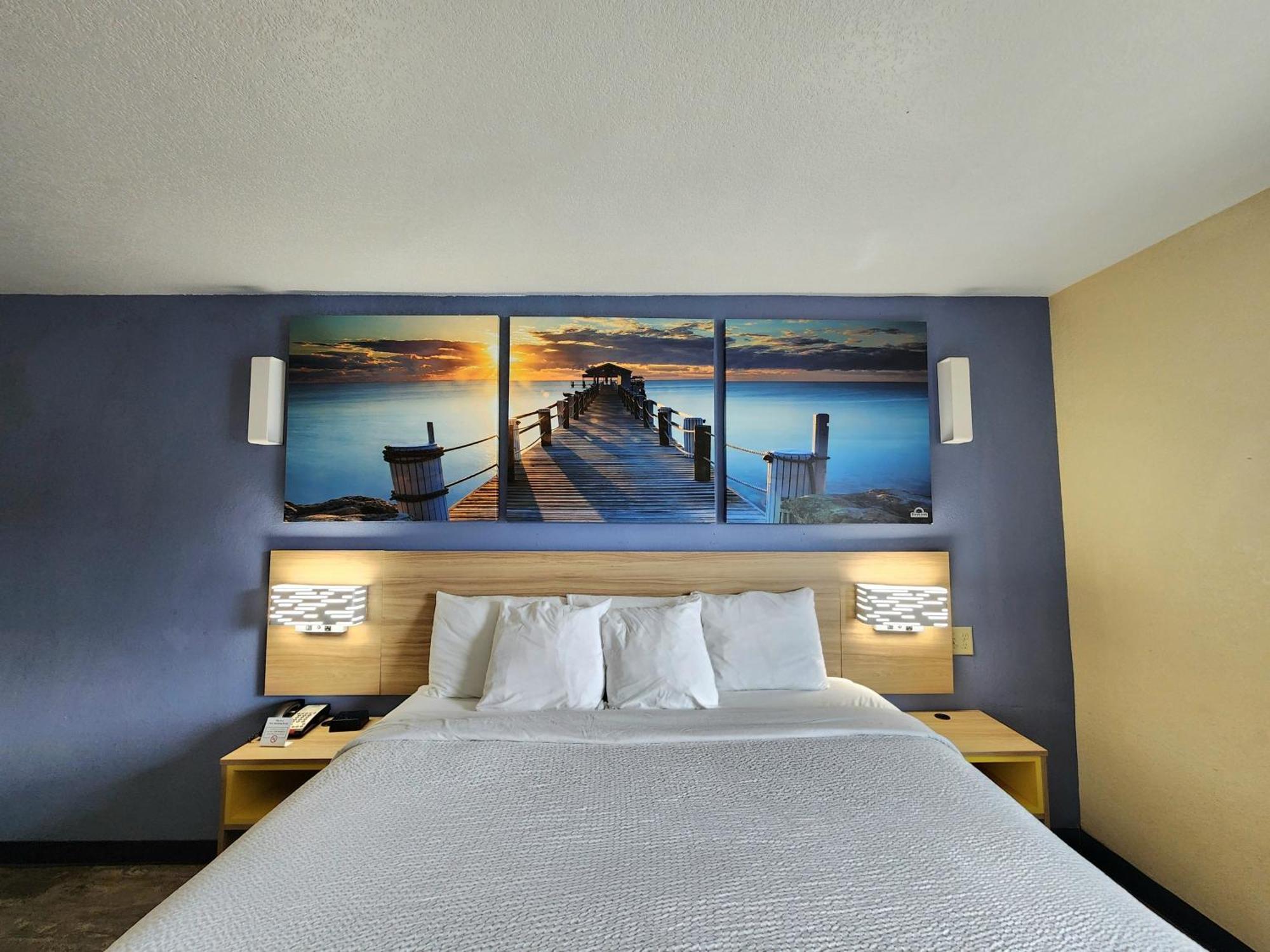 Days By Wyndham Pontchartrain Hotel 3*