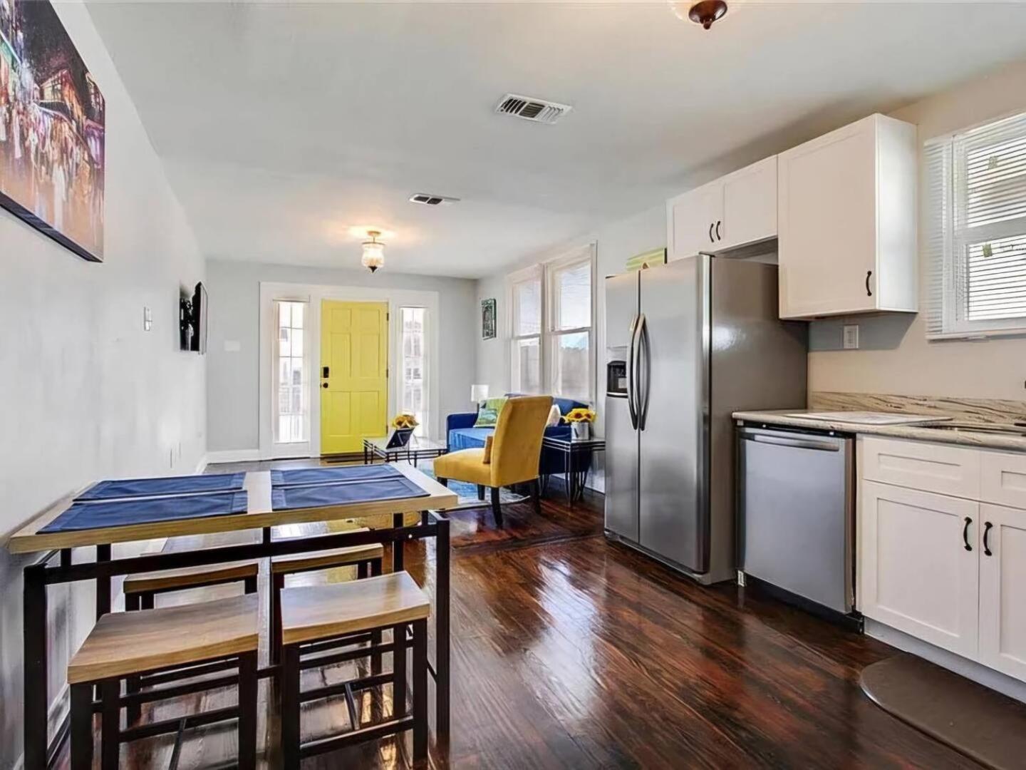 Festive Nola Holiday home
