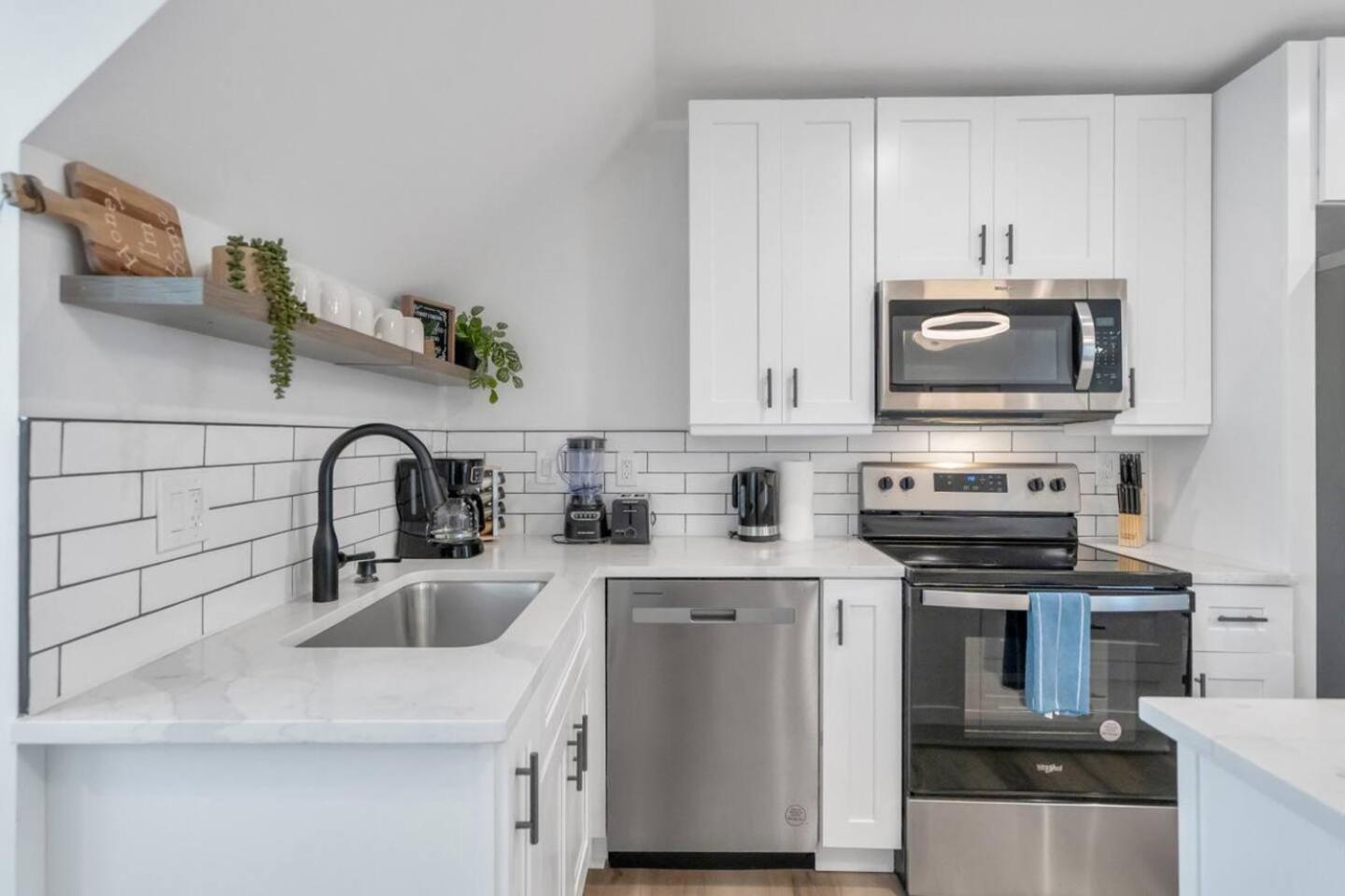 Hotel Spectacular Sleep 20 Near Fq W Pool *