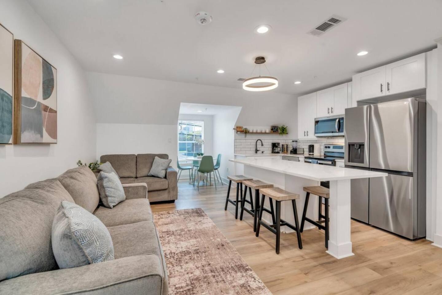 Hotel Spectacular Sleep 20 Near Fq W Pool