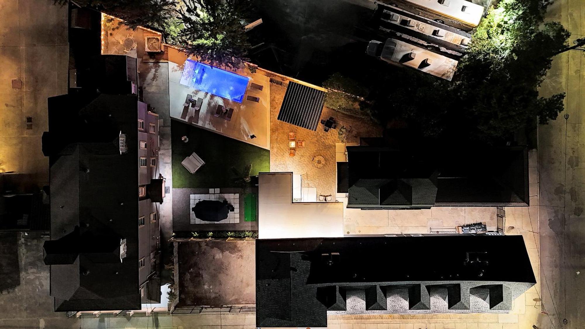 Spectacular Sleep 20 Near Fq W Pool