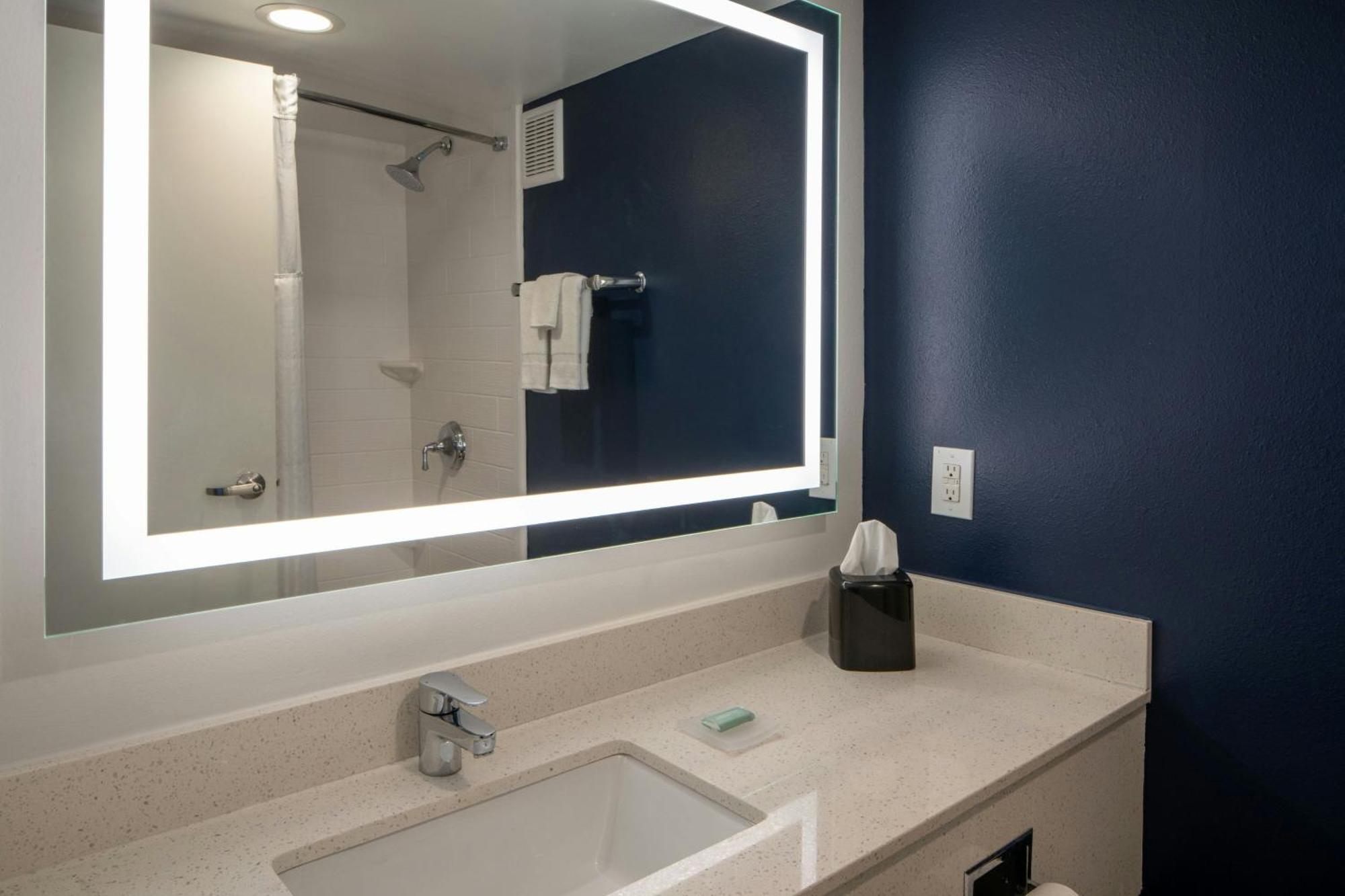 Express By Marriott 1-10 Hotel