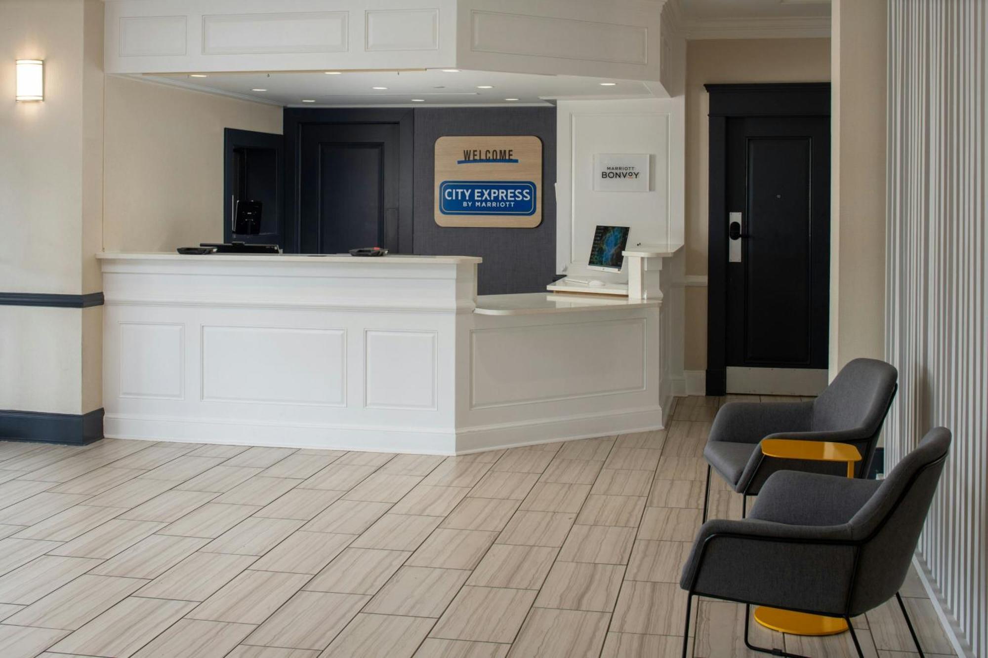 Express By Marriott 1-10 Hotel