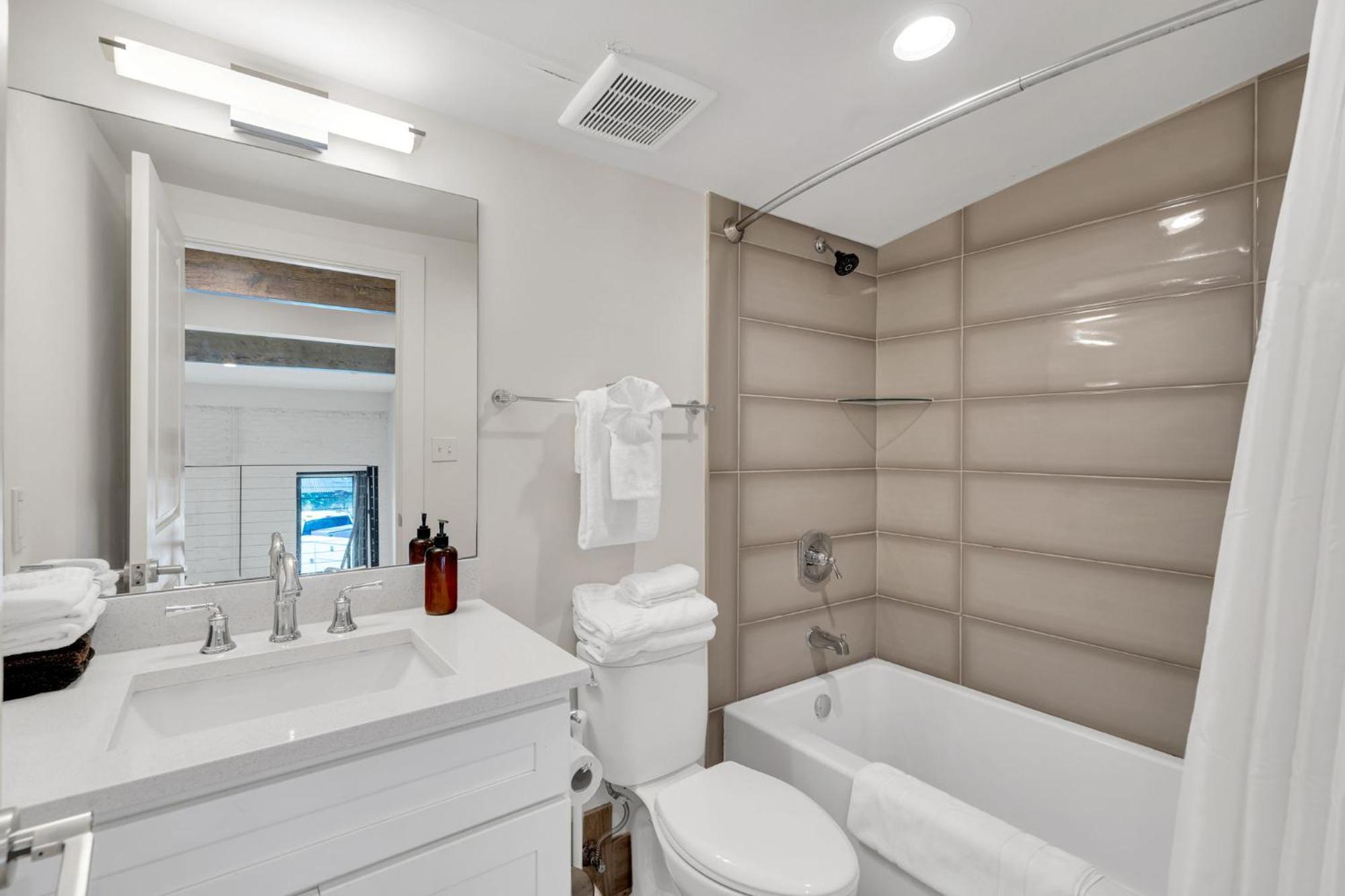 Charming 2br Loft Steps To Frenchmen & French Q New Orleans