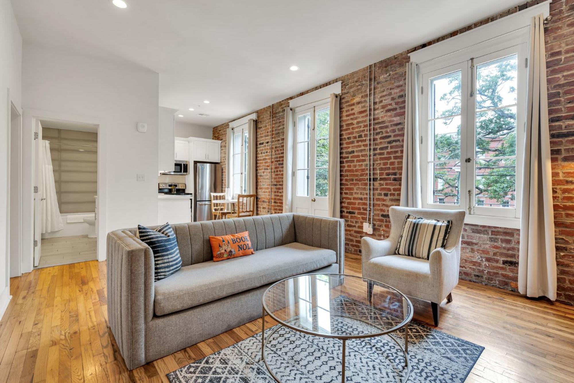 Esplanade Ave Wbalcony Across French Quarter Hotel New Orleans