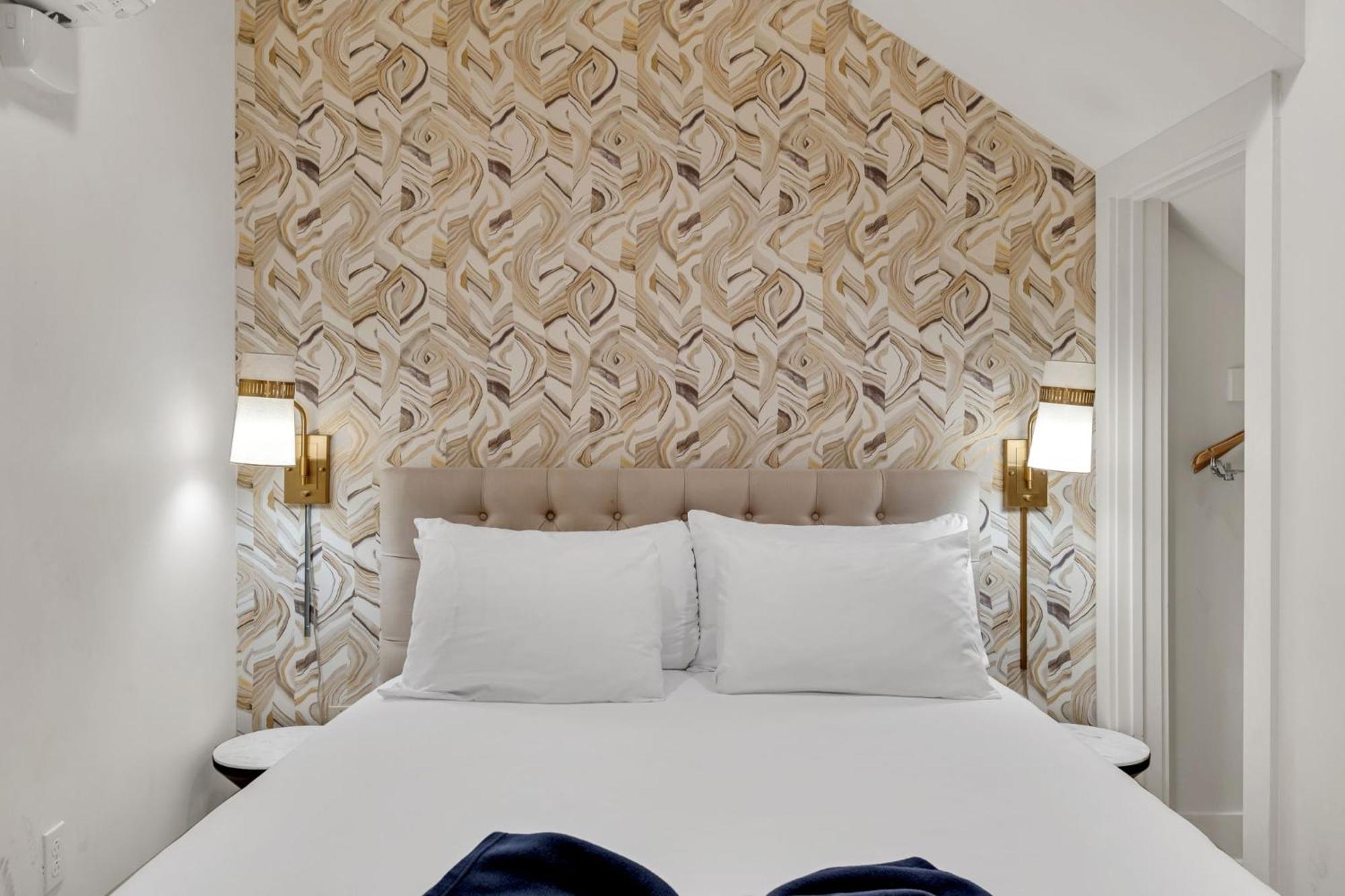 Marigny Hideaway Across From French Quarter