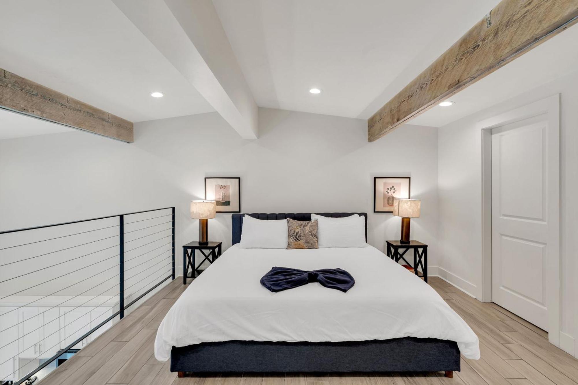 Hotel Marigny Hideaway Across From French Quarter *