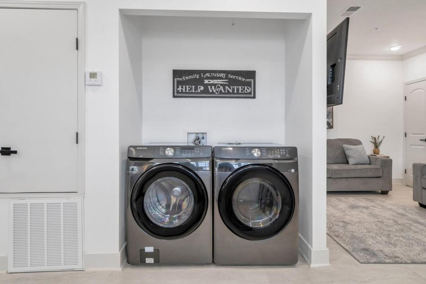 Hotel Sleeps 24-spacious Near Fq W Pool *