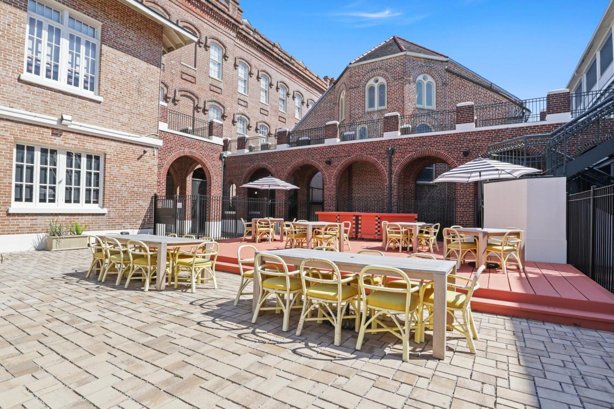 Aparthotel Bywater 3*