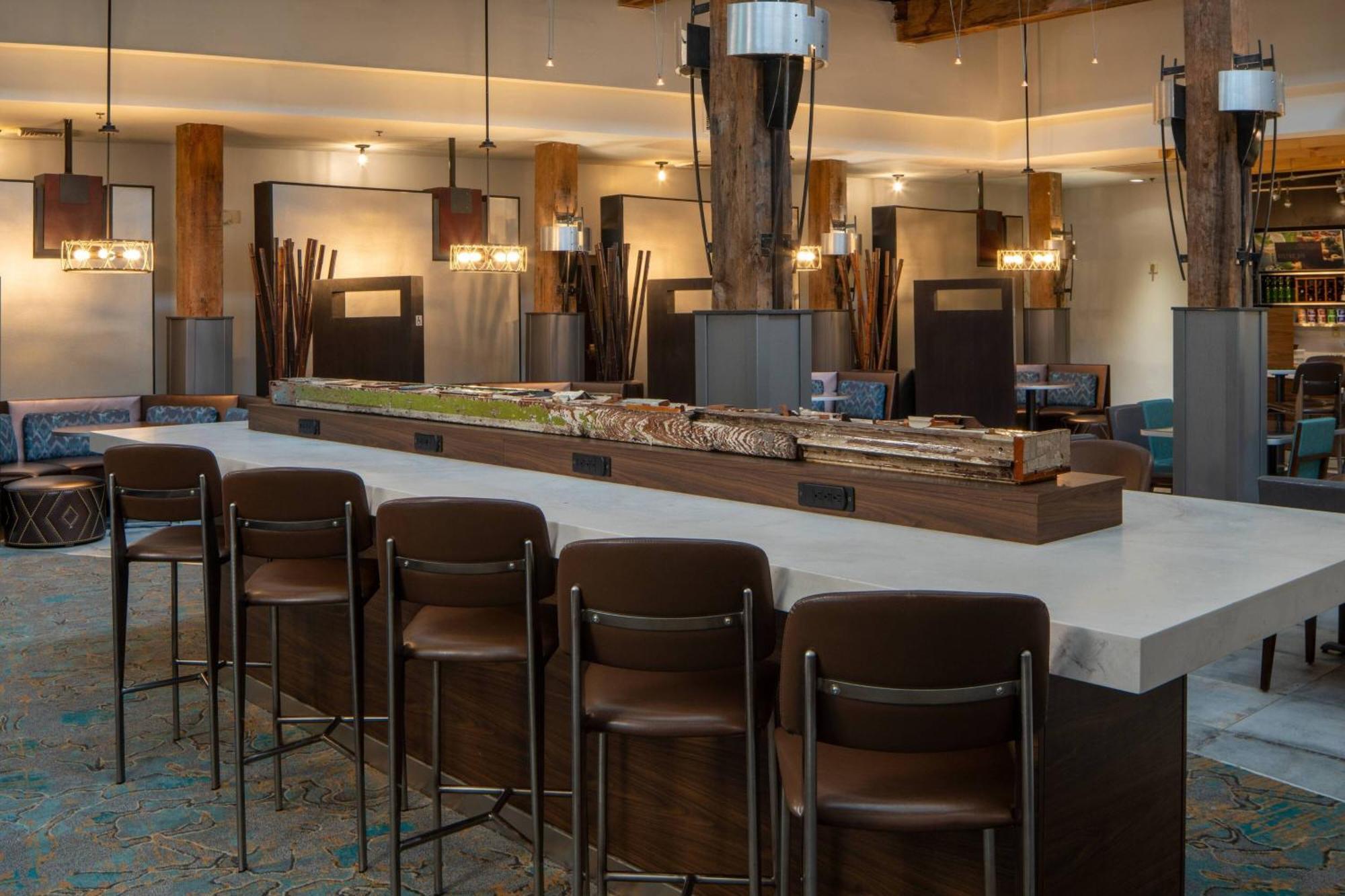 Courtyard By Marriott Warehouse Arts District 3* New Orleans