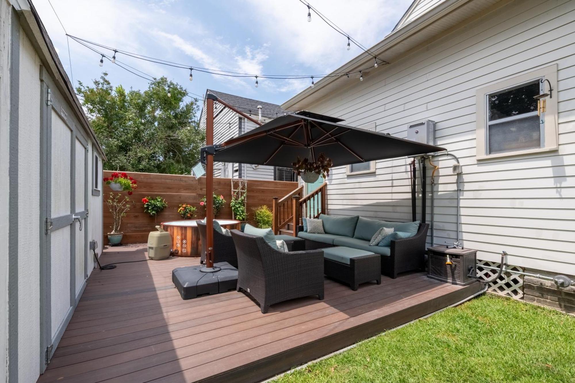 Luxury Historic Shotgun In Lower Garden District Holiday home *