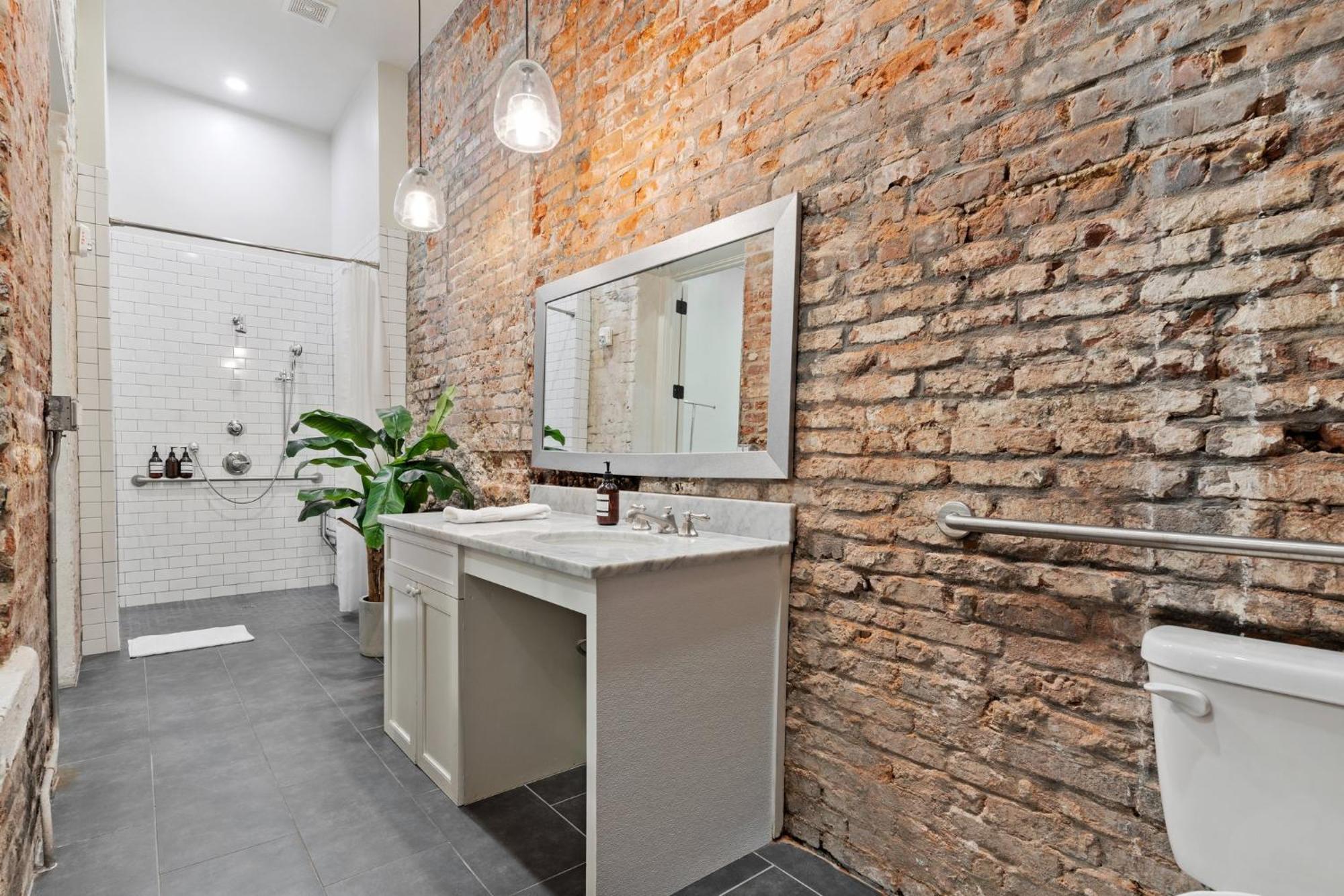 Group-friendly Nola Near Bourbon New Orleans