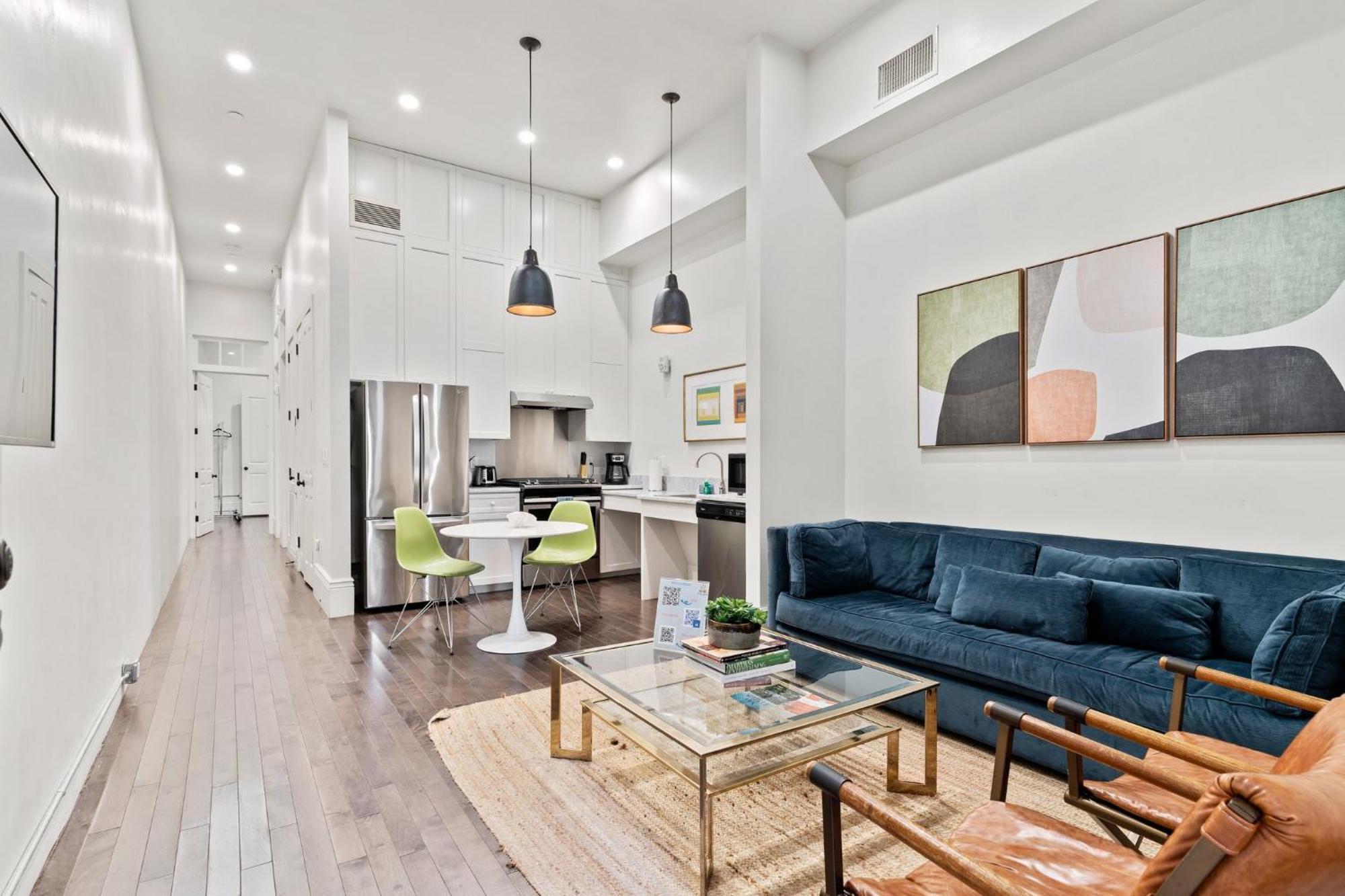 Group-friendly Nola Near Bourbon *