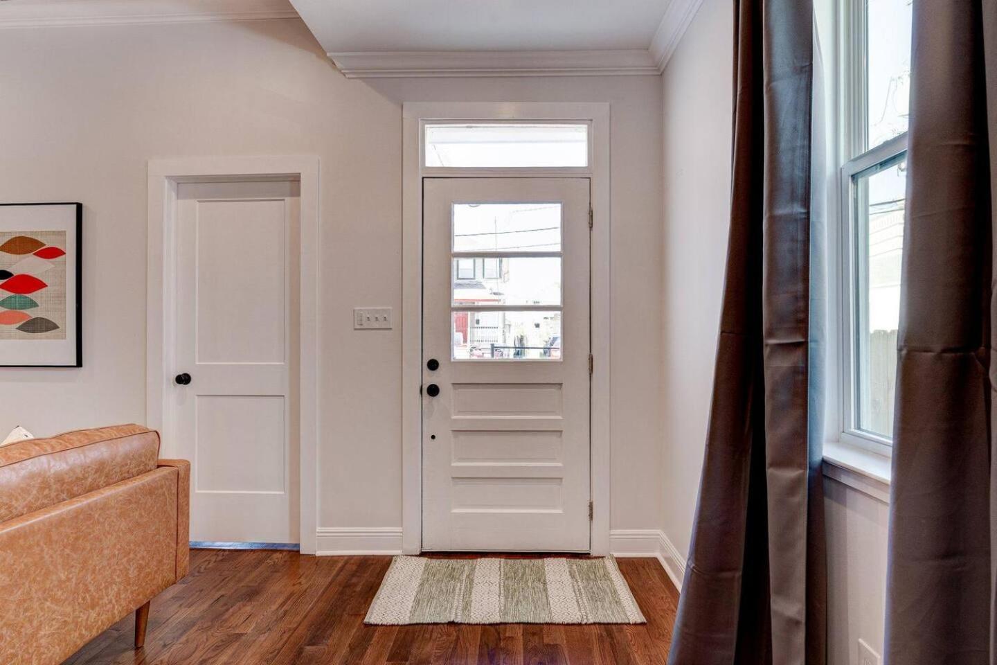 Backyard Pool Getaway W Balcony