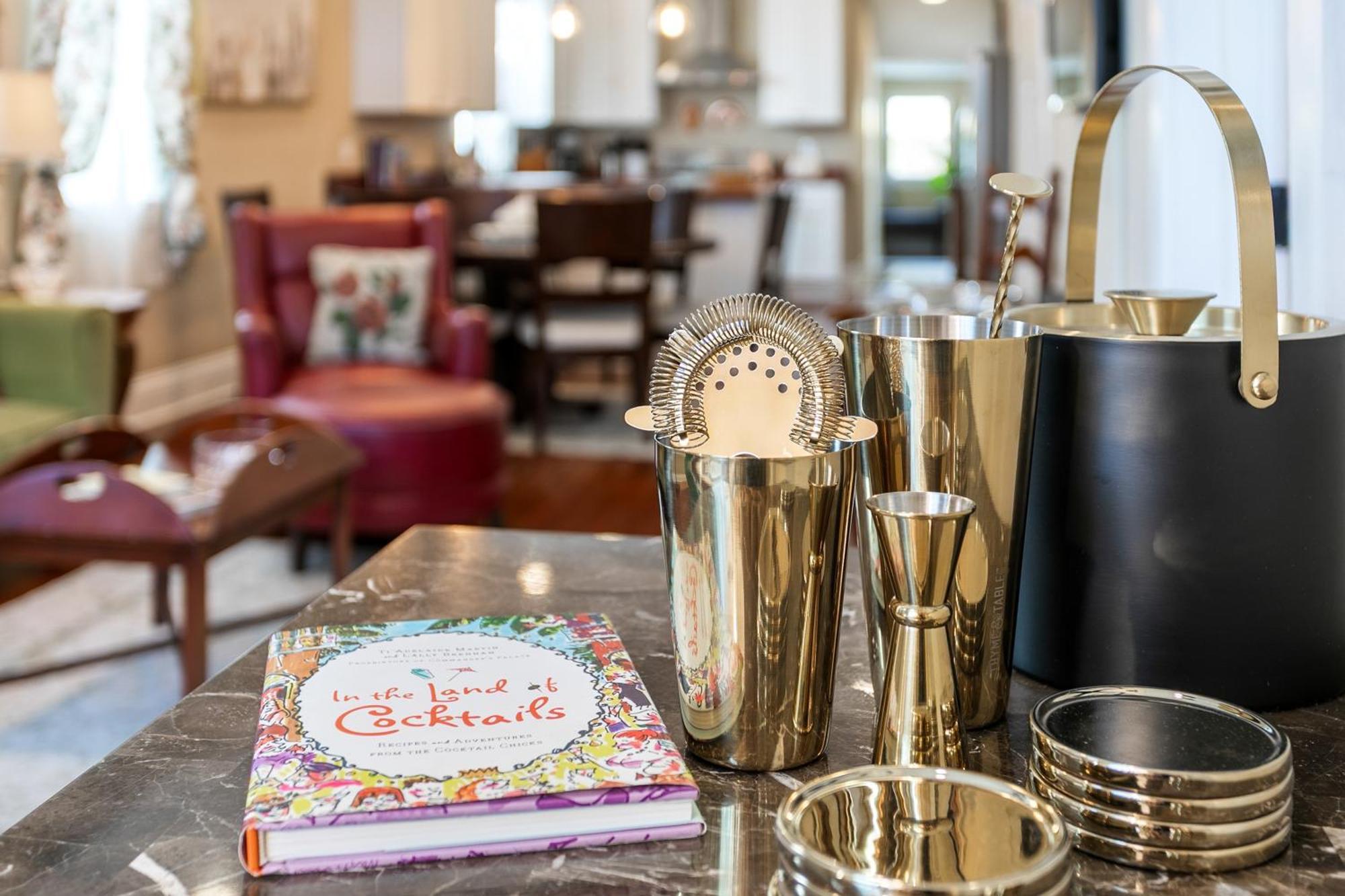 Holiday home 4br Luxury Uptown Retreat W Private Heated Pool