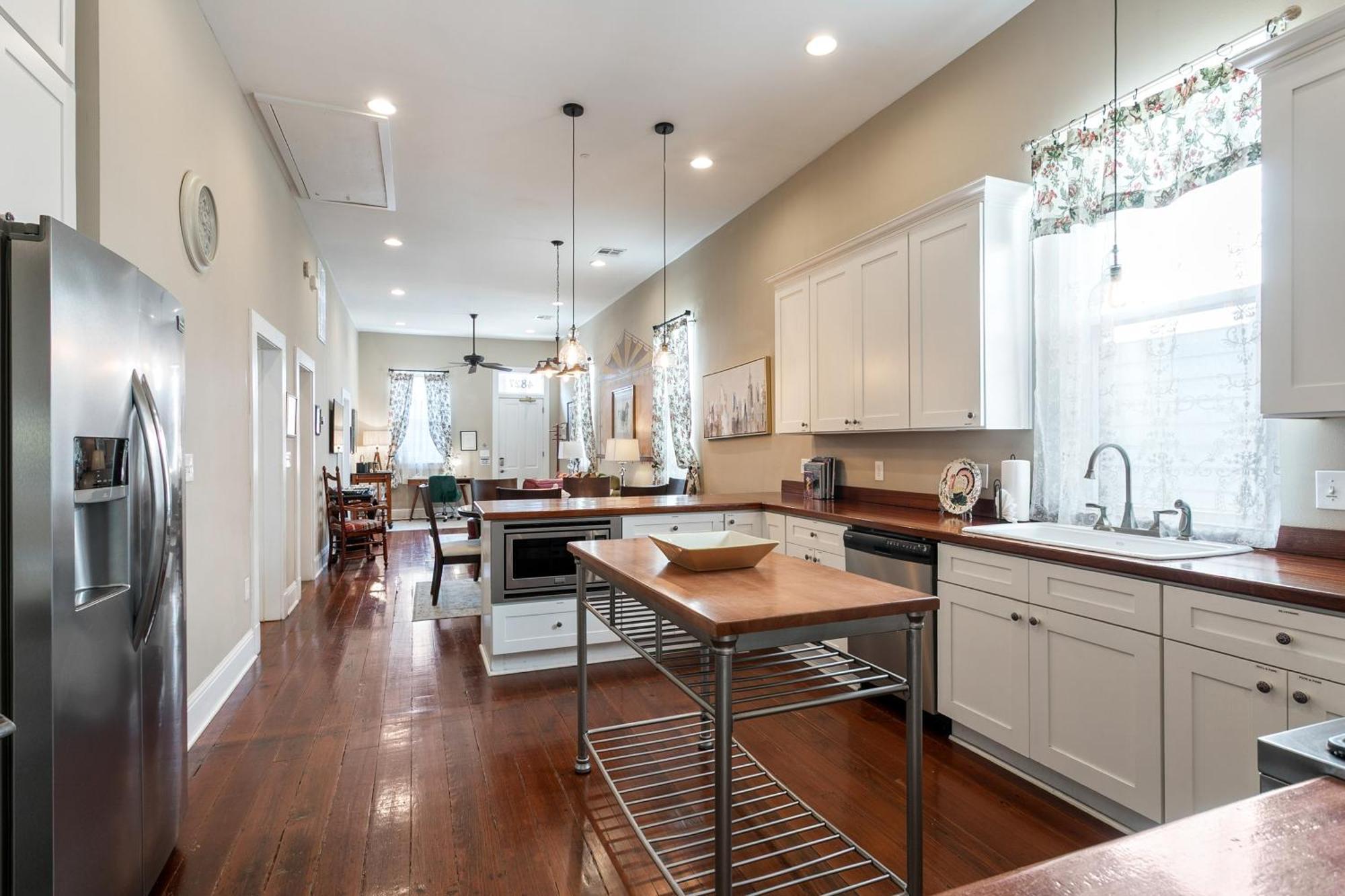 Holiday home 4br Luxury Uptown Retreat W Private Heated Pool