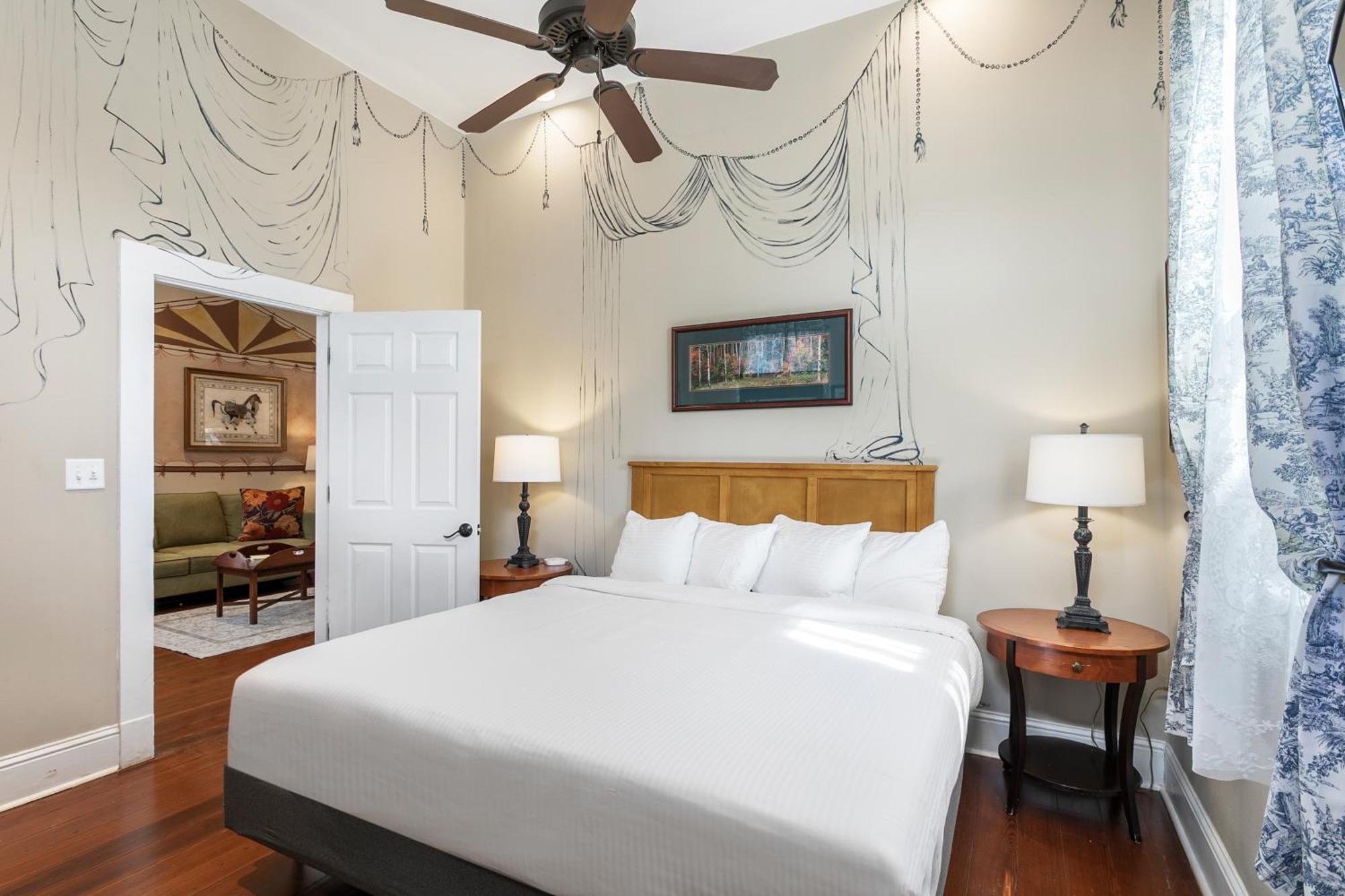 4br Luxury Uptown Retreat W Private Heated Pool Holiday home